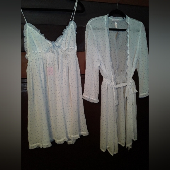 NWOT Medium Oscar De La Renta Feminine And Girly Two-piece Lingerie Set - Picture 6 of 14